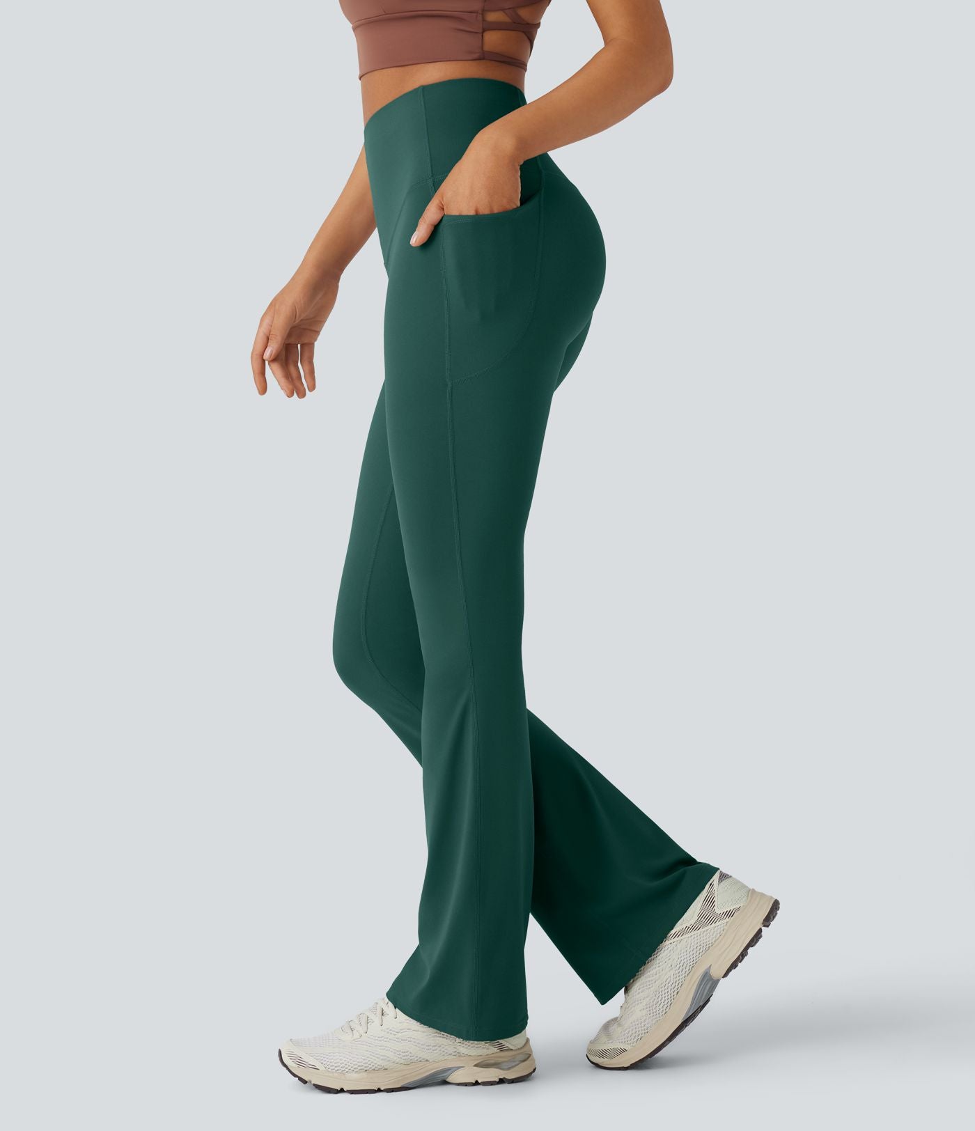 Pantalon de yoga à coupe bootcut gainant taille haute avec poches Halara UltraSculpt™