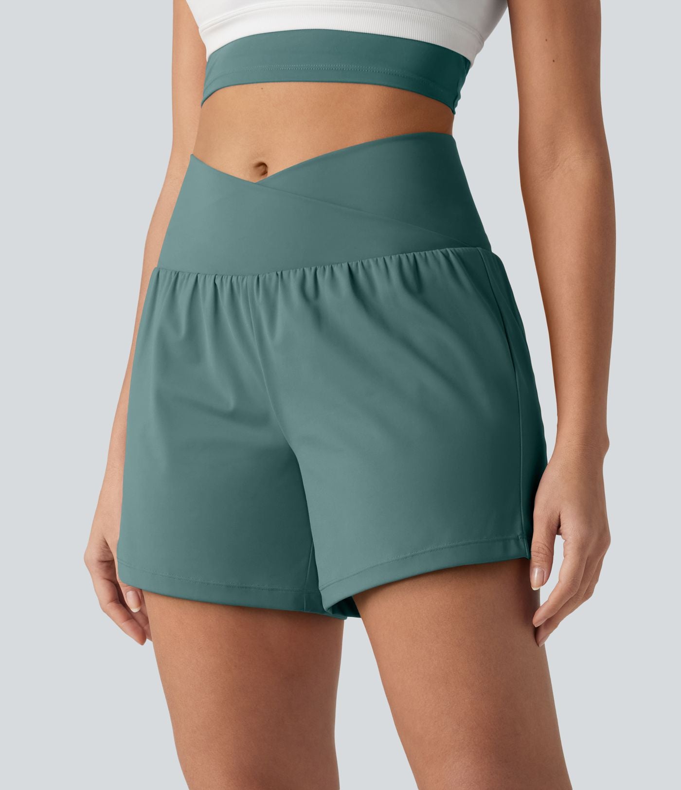 Short de yoga SoftlyZero™ Airy croisé taille haute 2-en-1 effet frais InstantCool 12,5 cm avec poches