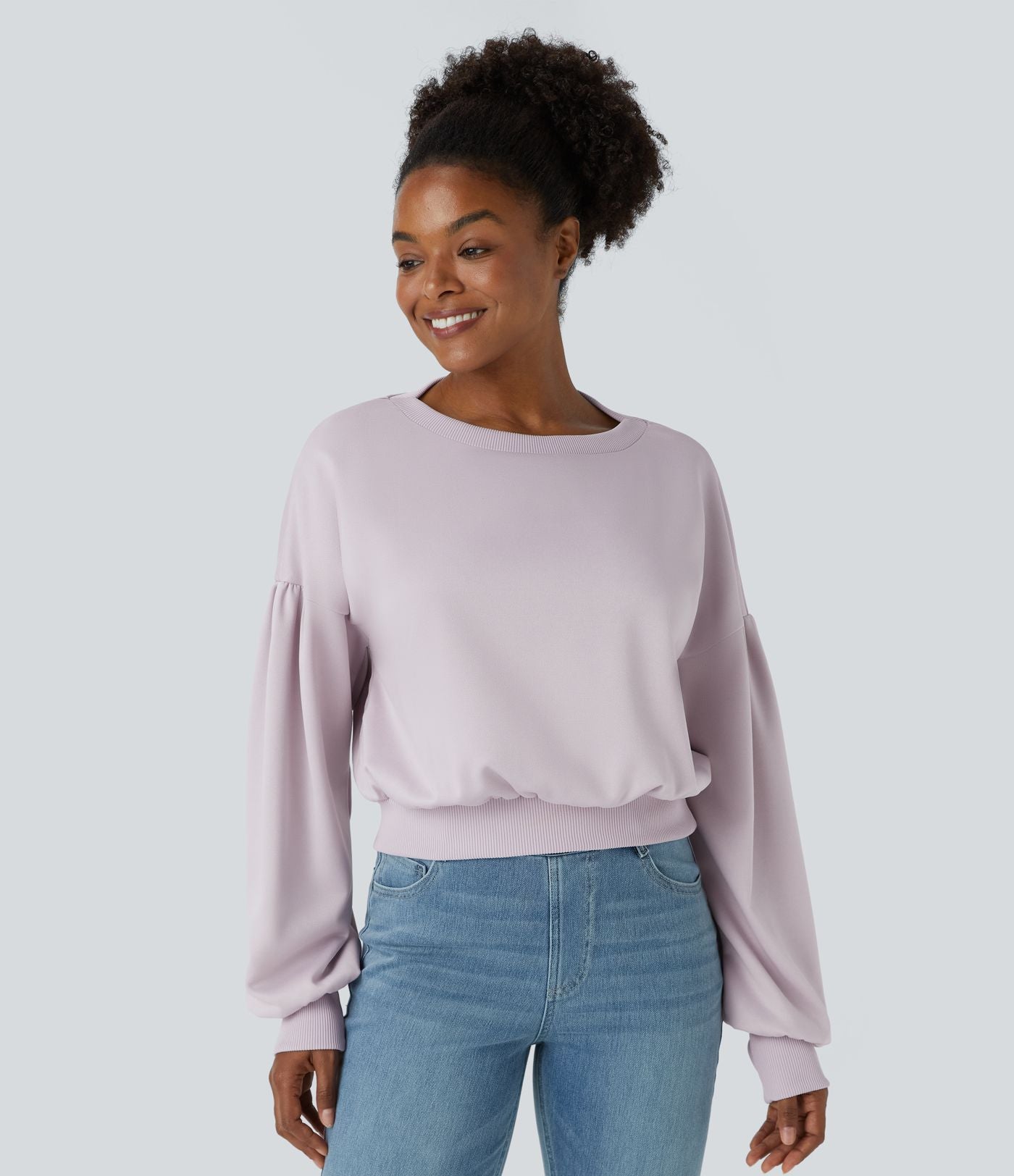 Sweat-shirt décontracté ample à col rond, épaules tombantes et manches évasées plissées