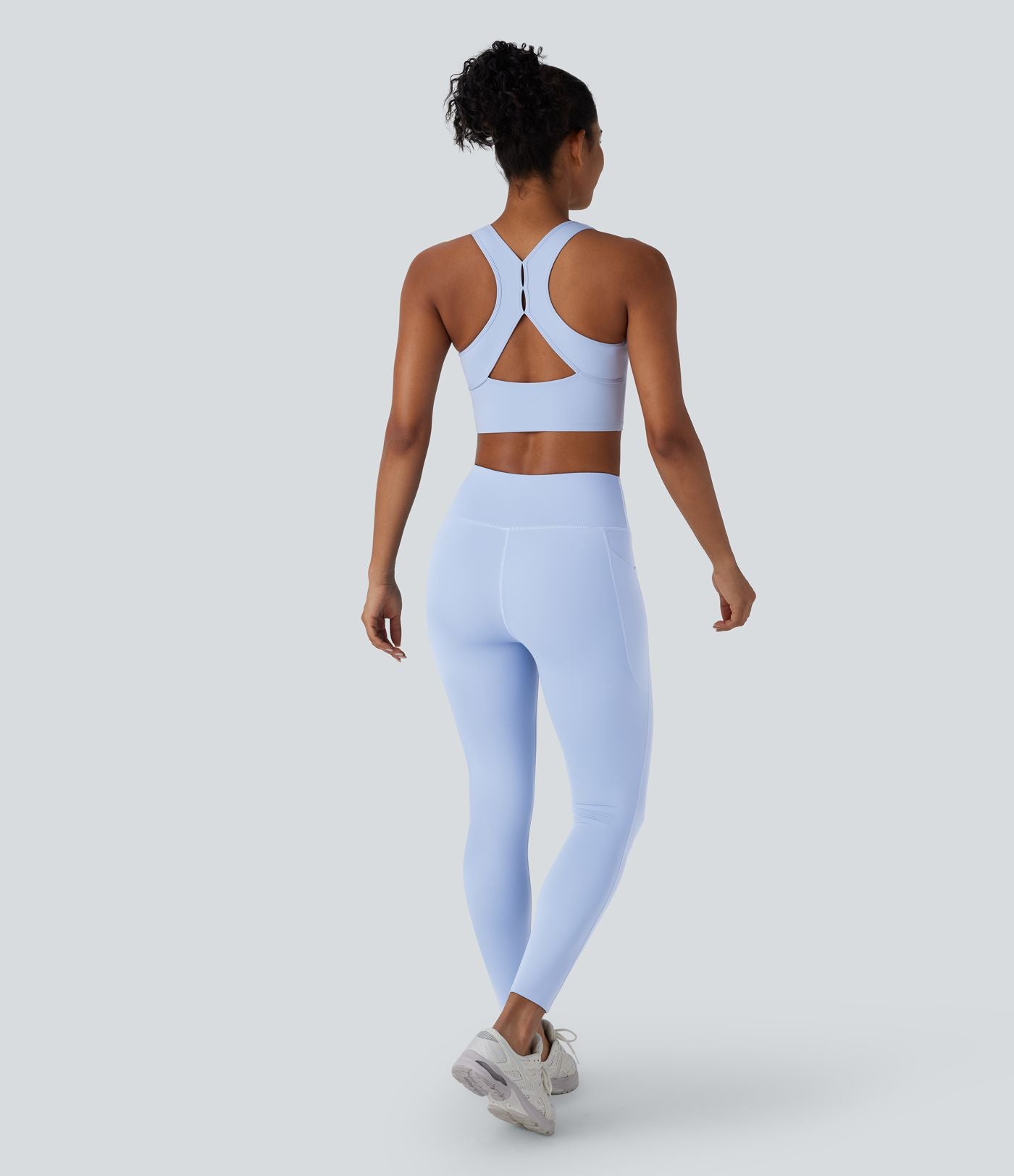Débardeur de yoga court avec dos nageur et découpes