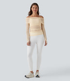 Top sport yoga 2-en-1 asymétrique une épaule manches longues mesh à fronces et trous pour les pouces