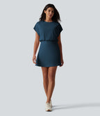 Robe de sport mini de yoga SoftlyZero™ Airy 2-en-1 effet frais InstantCool col rond à manches courtes, demi-zip et poches, accès facile Easy Peasy
