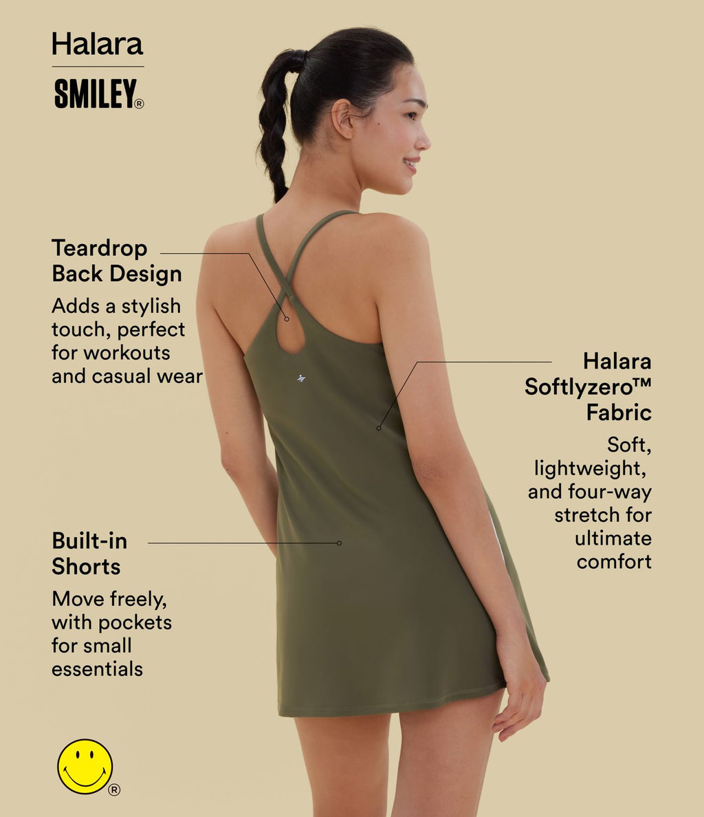 Robe sport mini dos ouvert Halara X Smiley® SoftlyZero™ Plush – Édition Easy Peasy