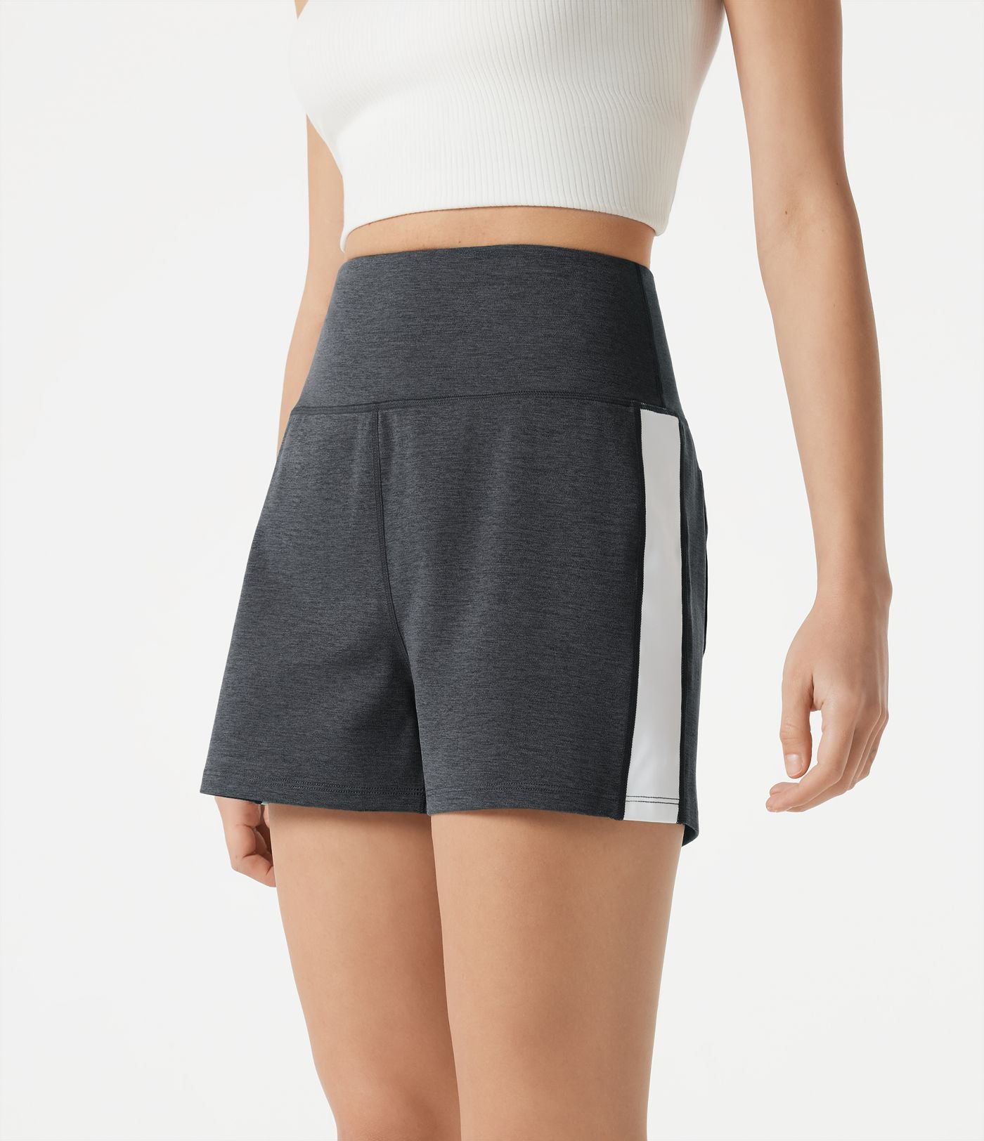 Short baggy de sport taille haute à séchage rapide avec bandes latérales et poches