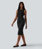 Robe fourreau midi sans manches col bateau pour le bureau