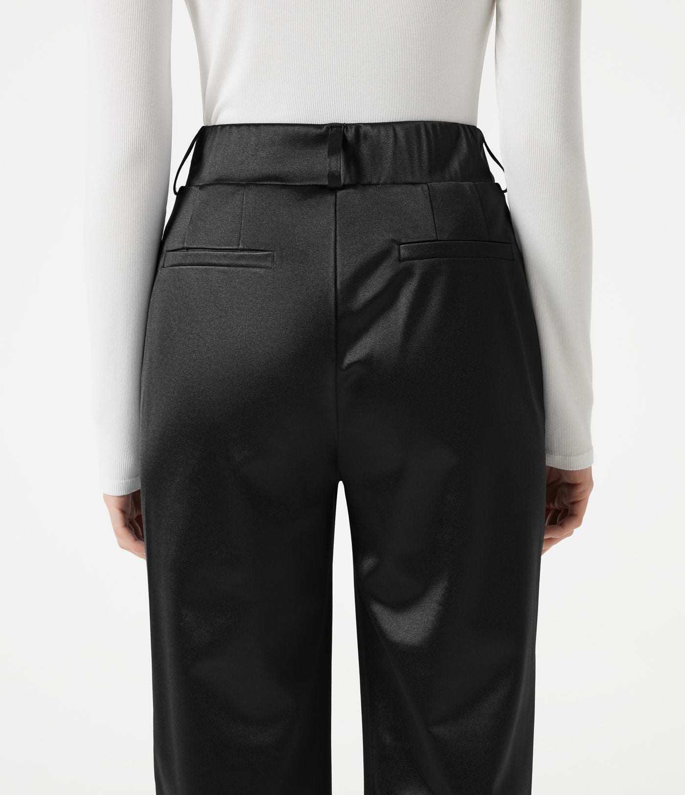 Pantalon habillé fuselé taille haute en satin avec poches
