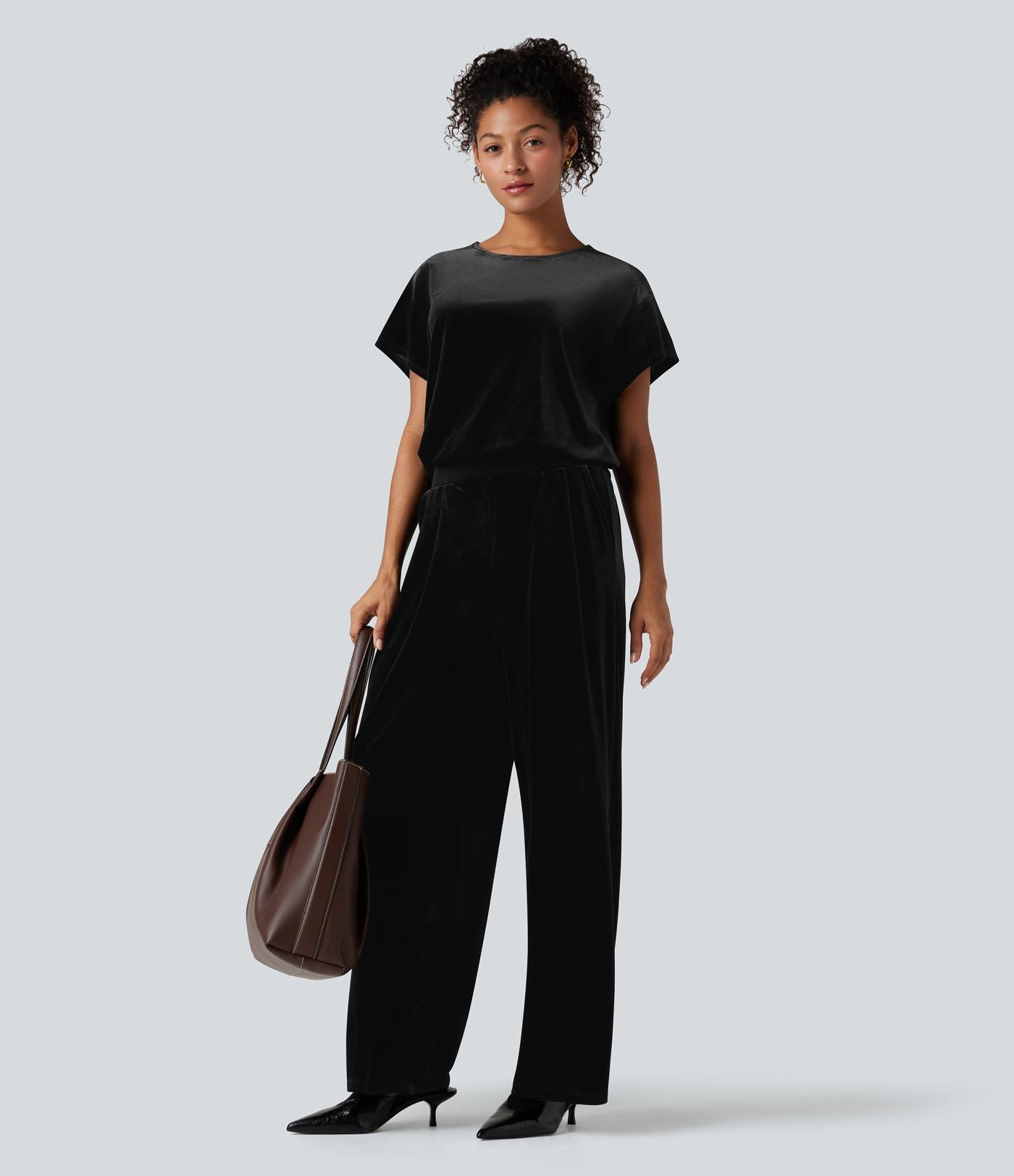 Combinaison tailleur velours col rond manches courtes avec poches