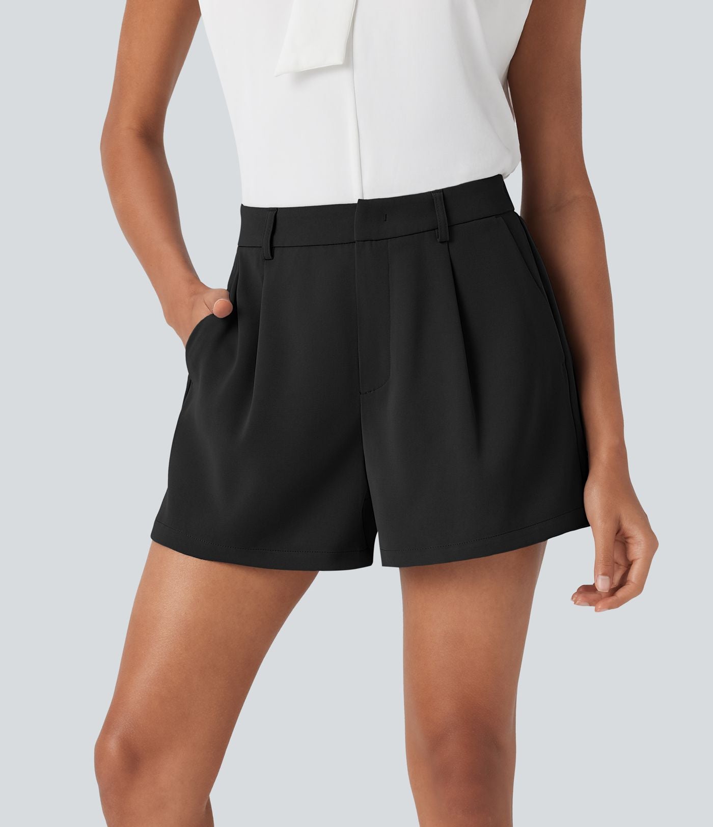 Short tailleur taille moyenne avec poches latérales