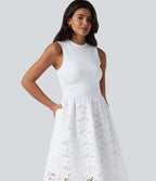 Robe midi de villégiature sans manches col rond à broderie anglaise, avec poches