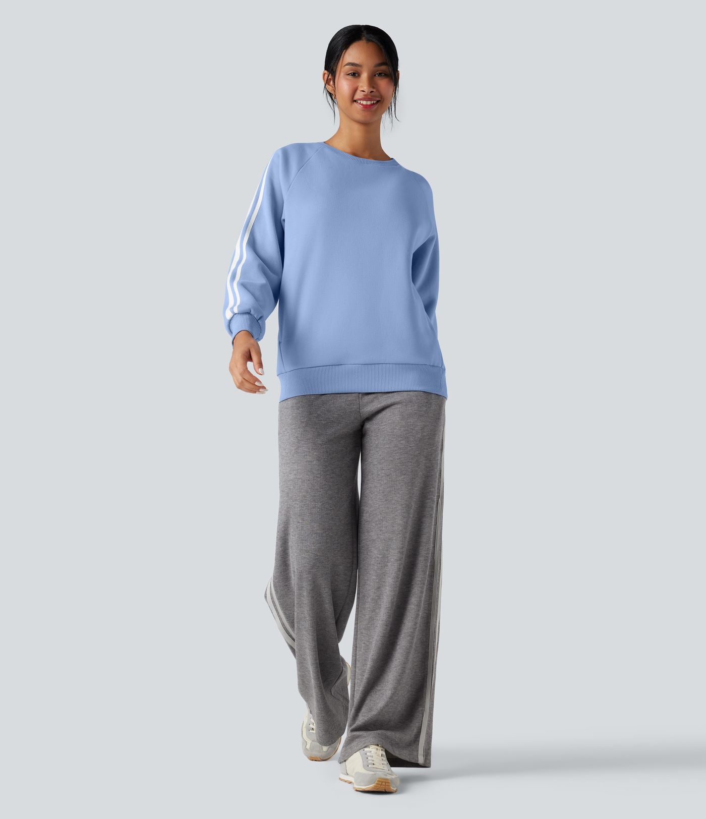 Sweat-shirt polaire color block col rond manches longues avec poches