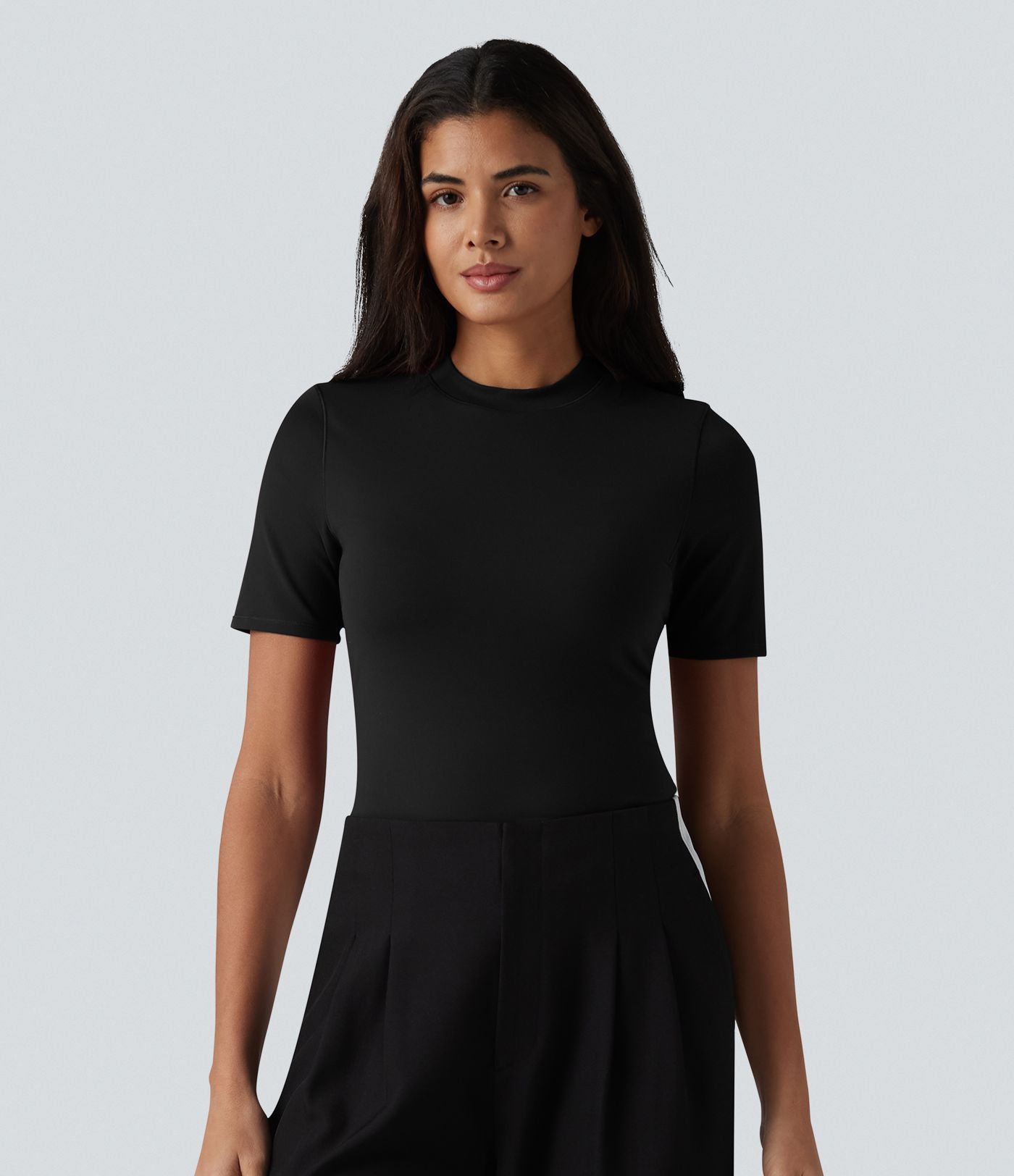 T-shirt col rond manches courtes avec brassière intégrée