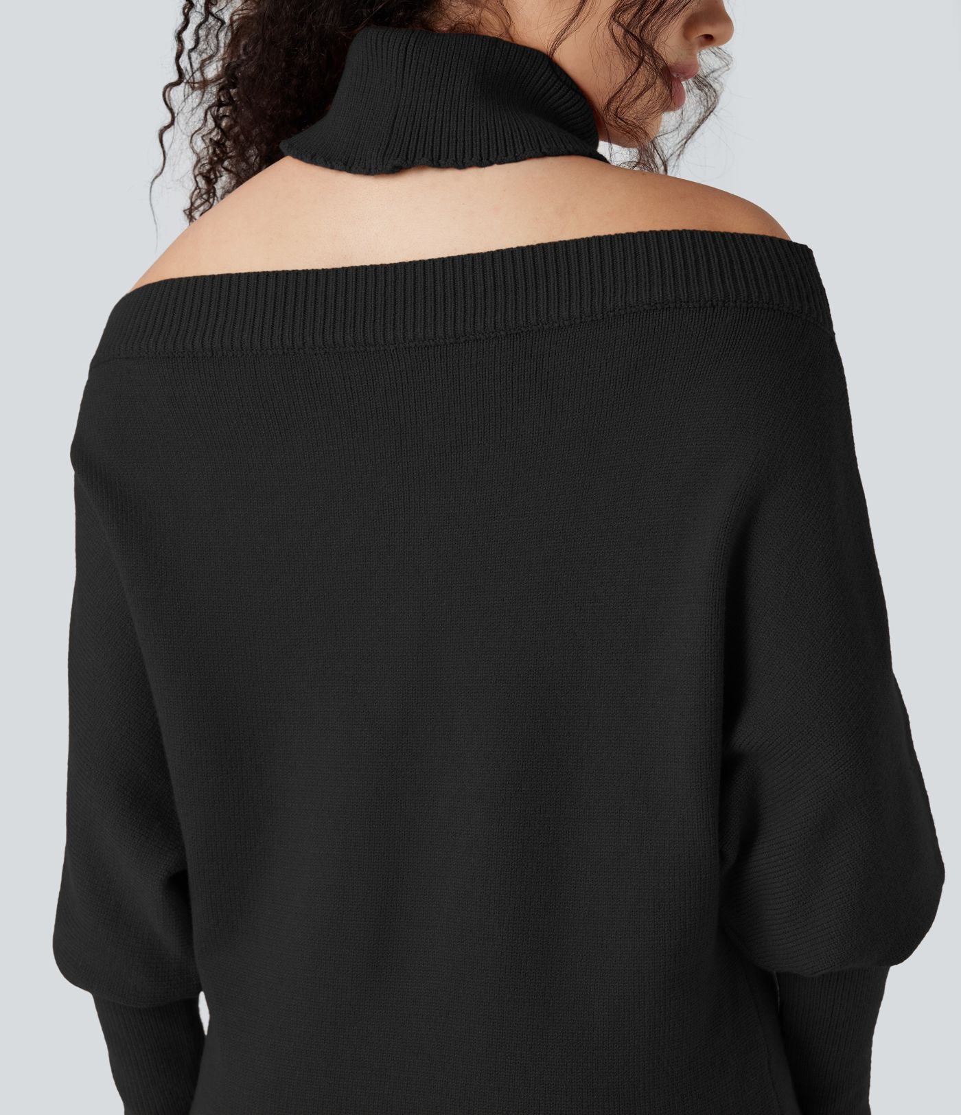 Pull col montant épaules dénudées manches chauve-souris longues