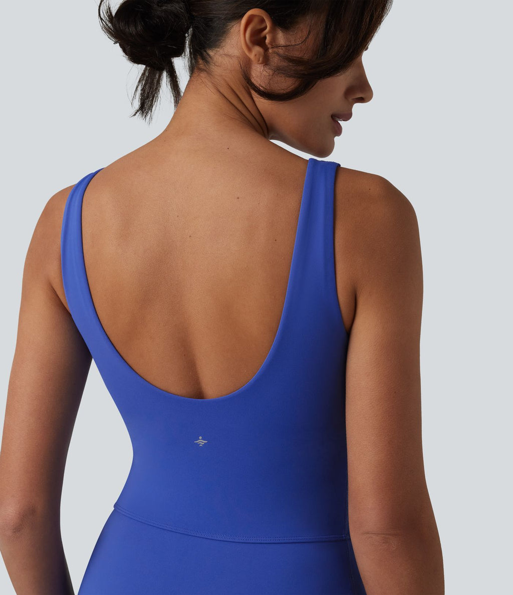 Robe de yoga courte 2-en-1 SoftlyZero™ Plush col V avec brassière intégrée, liens latéraux et poches – Édition Easy Peasy