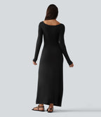 Robe longue en maille côtelée col bénitier manches longues avec dentelle contrastée