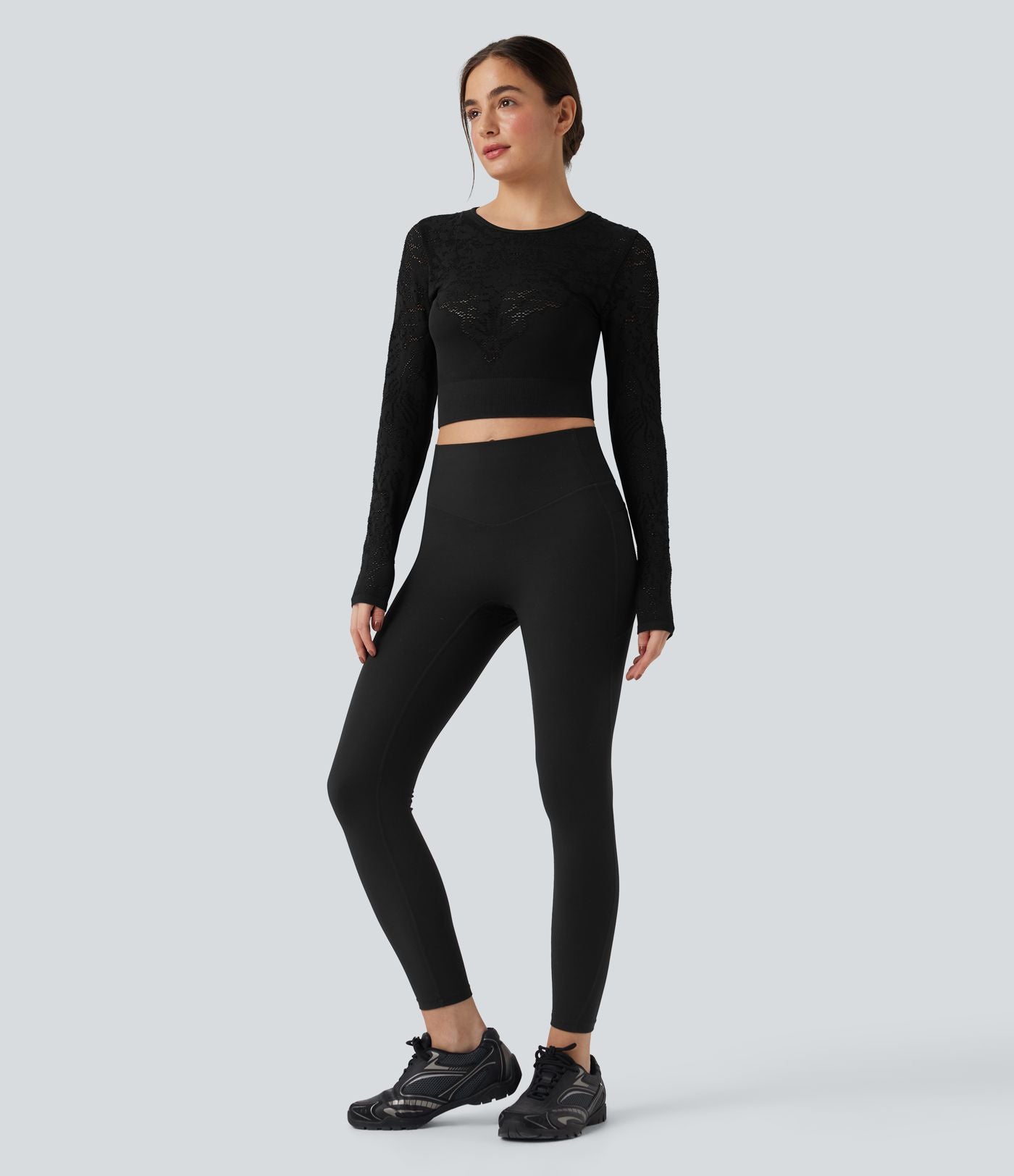 Haut de sport yoga court col rond à manches longues avec découpes sans couture OneForm Seamless Flow