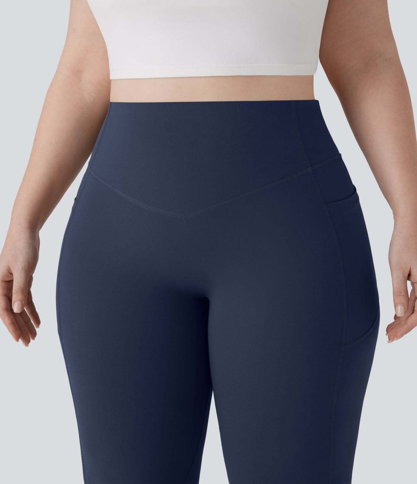 Pantalon de yoga à coupe bootcut gainant galbant taille haute grande taille avec effet scrunch et poches Halara UltraSculpt™