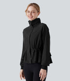 Veste cape d'entraînement à capuche amovible avec cordon de serrage, mesh contrastant et ourlet à volants avec poche