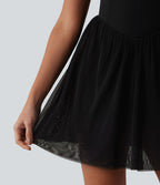 Robe de tennis courte fluide 2-en-1 SoftlyZero™ dos nu avec bretelles croisées, mesh contrasté, brassière intégrée et poches – Easy Peasy