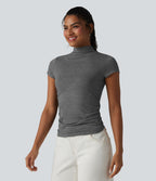 T-shirt casual froncé à col cheminée et manches courtes