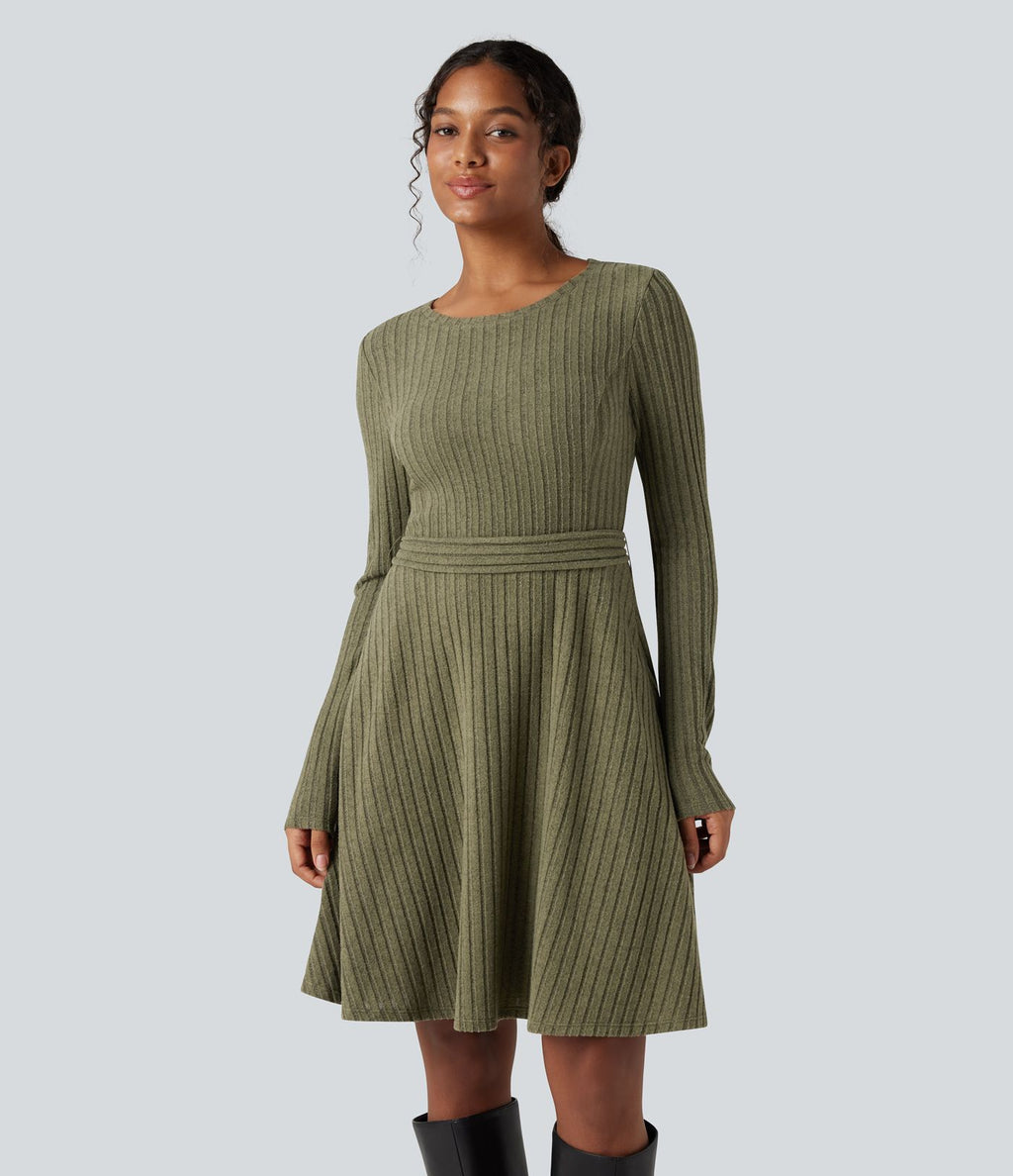 Robe côtelée ceinturée col rond manches longues avec poches