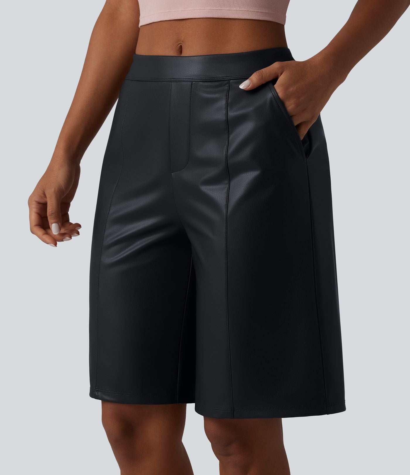 Bermuda décontracté taille mi-haute en PU extensible avec poches 25 cm