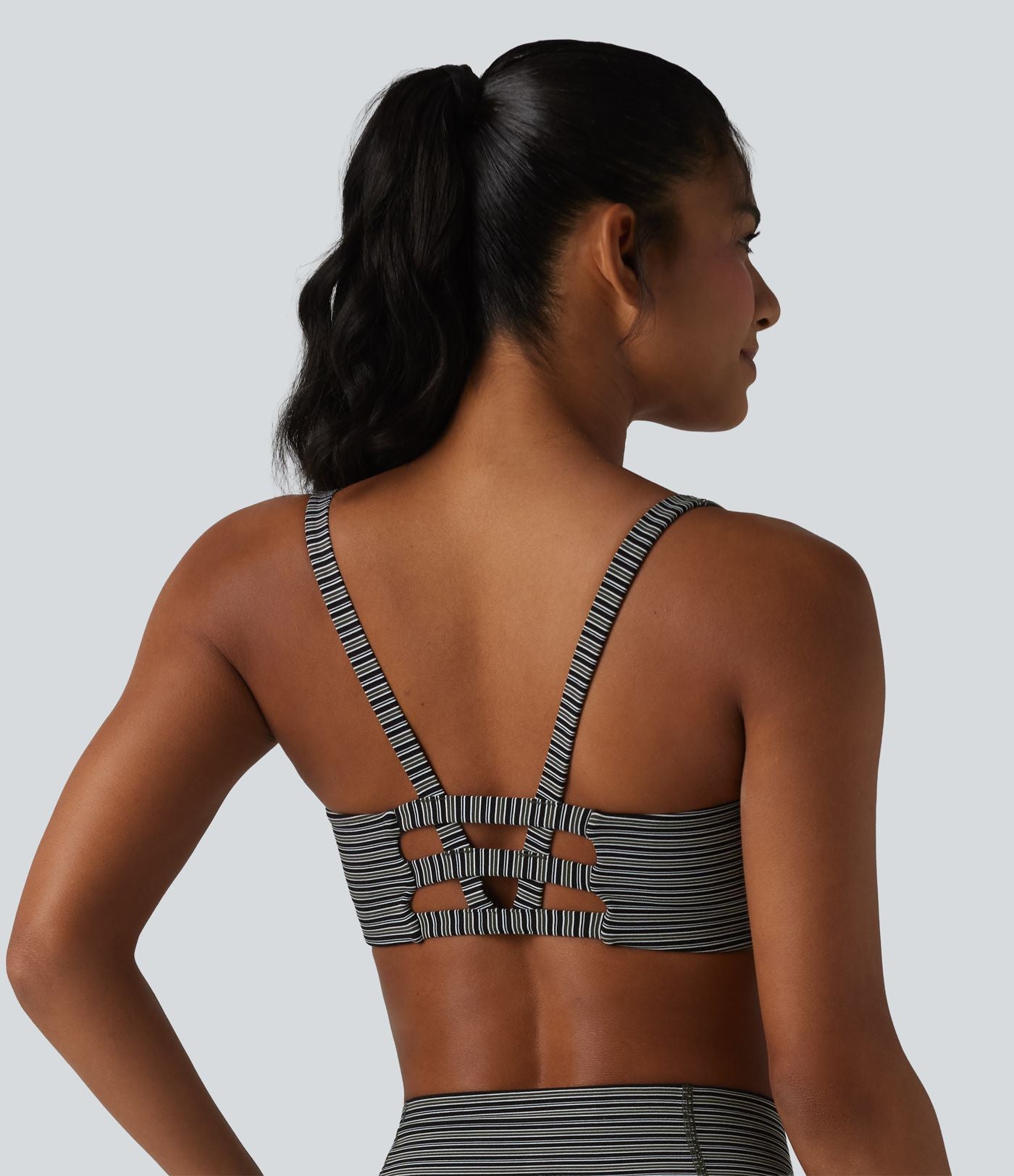 Brassière de sport Halara UltraSculpt™ à rayures jacquard, maintien léger, décolleté en U et découpe intégrée