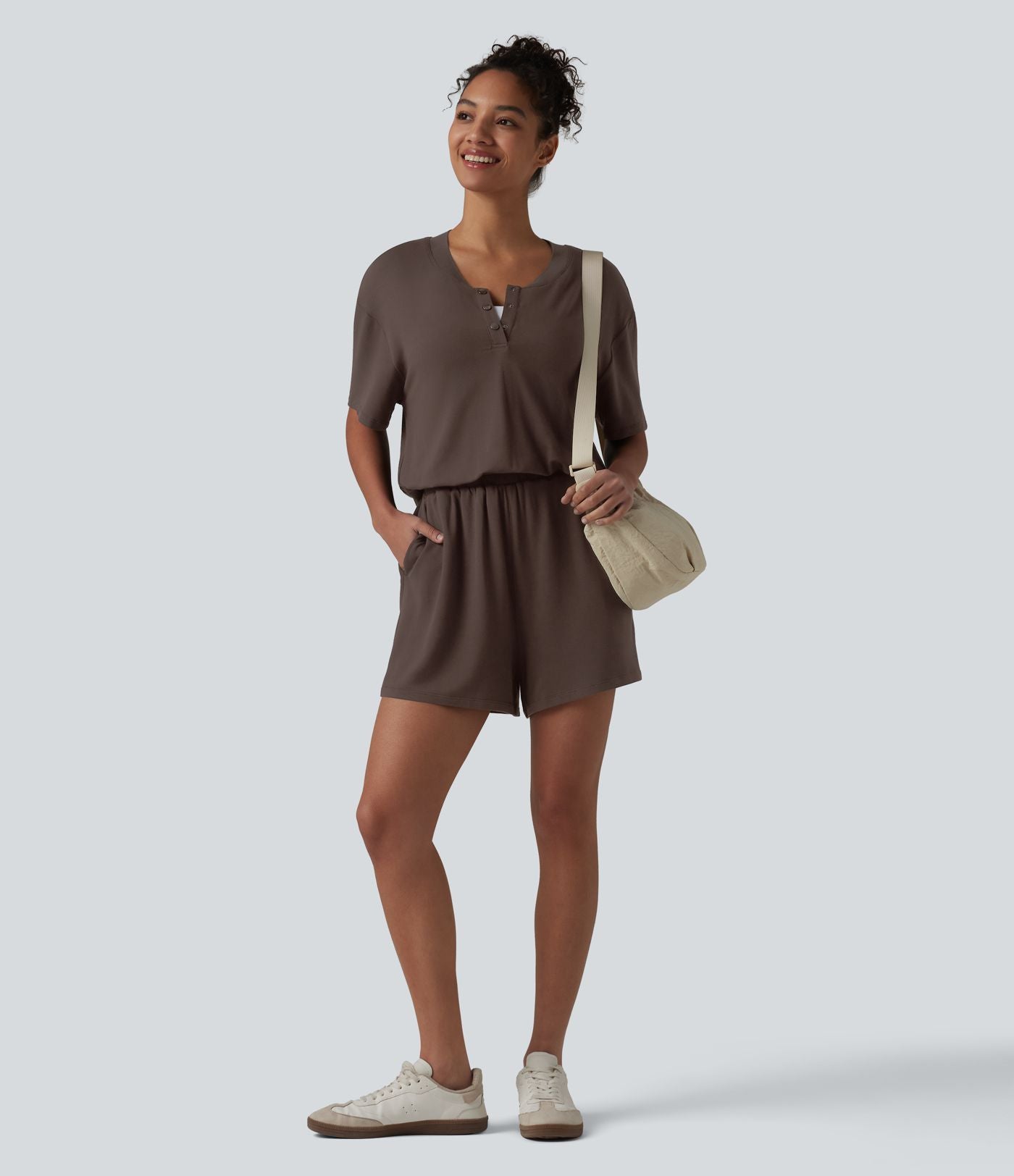 Combinaison-short casual henley à manches courtes avec poches — Easy Peasy