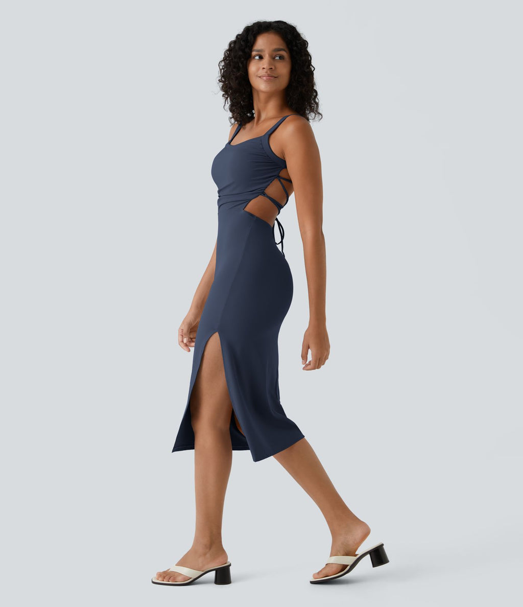 Robe midi laquée fendue, brassière intégrée, dos nu croisé