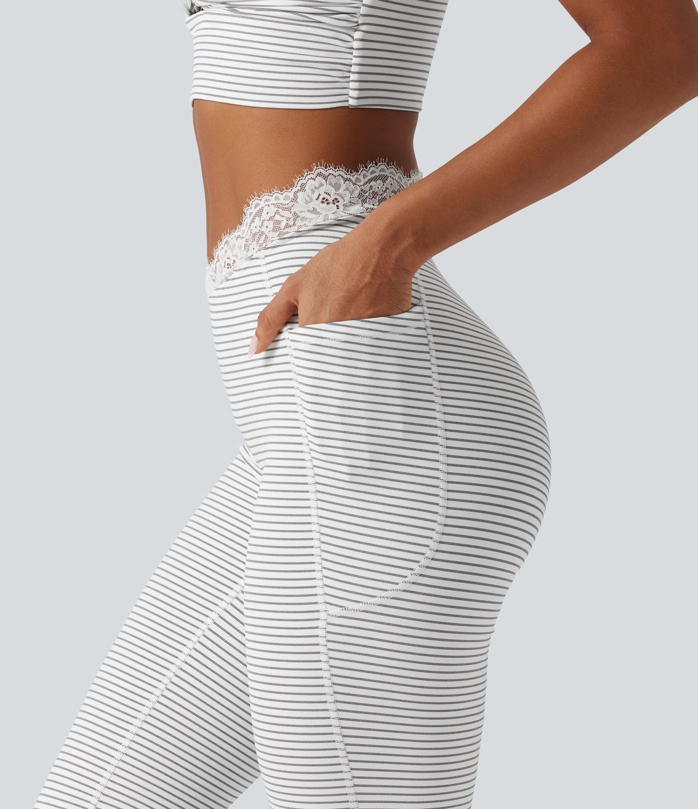 Legging de yoga flare taille haute en V avec dentelle contrastée, rayures et poches