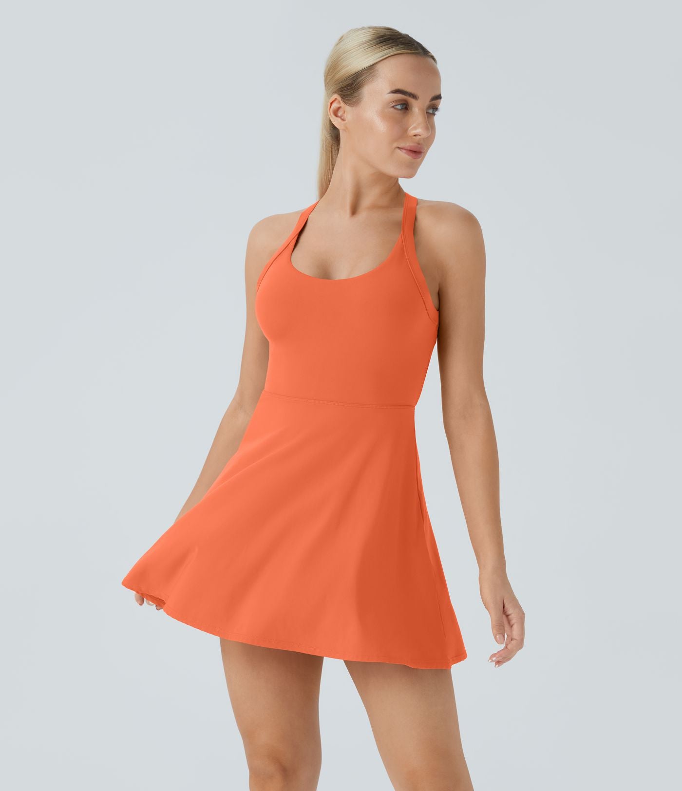 Robe de sport dos nu torsadée A-C