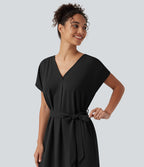 Robe mini esprit bureau défroissage facile, col V, ceinture, manches chauve-souris et poches