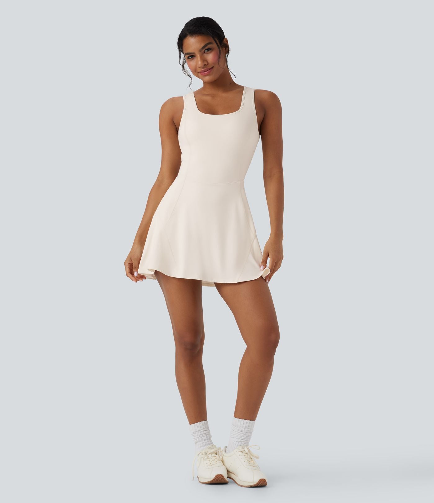 Robe SoftlyZero™ Airy de danse mini 2-en-1 dos nu, col U, bretelles croisées, poches latérales et effet frais InstantCool, accès facile Easy Peasy