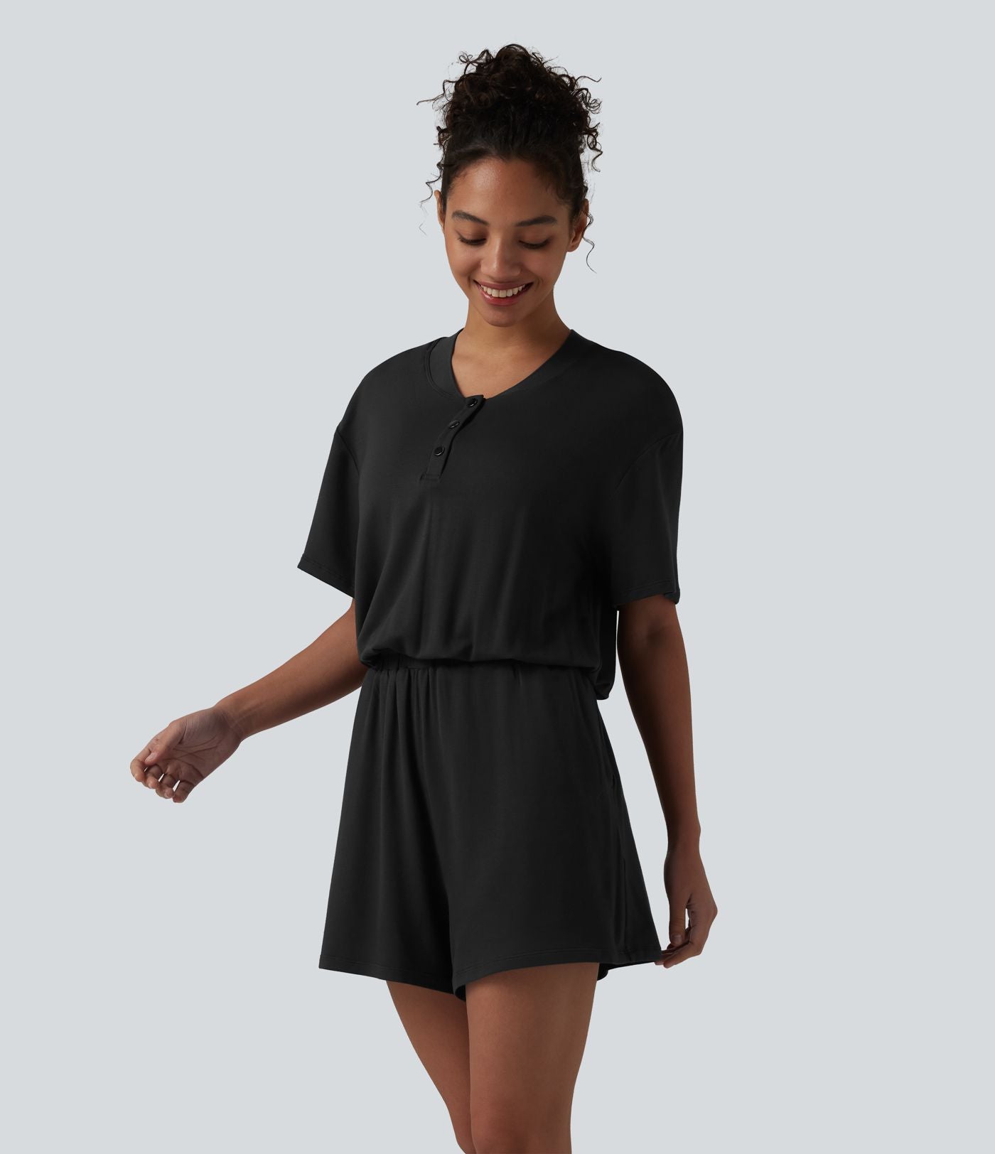 Combinaison-short casual henley à manches courtes avec poches — Easy Peasy