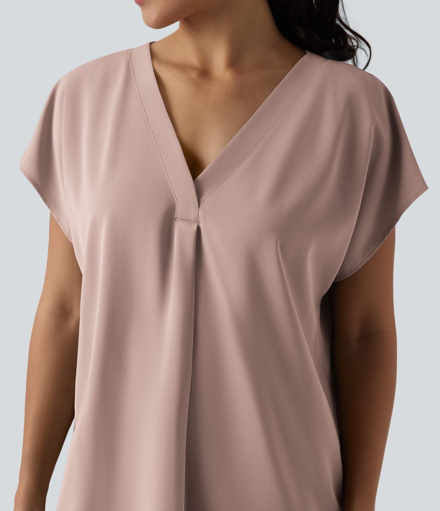 Blouse esprit bureau oversize défroissage facile, col V et manches courtes
