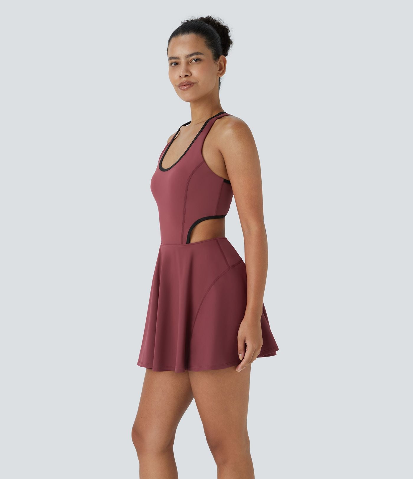 Robe de tennis mini SoftlyZero™ Airy dos nu avec bretelles croisées découpées et poches à effet frais InstantCool
