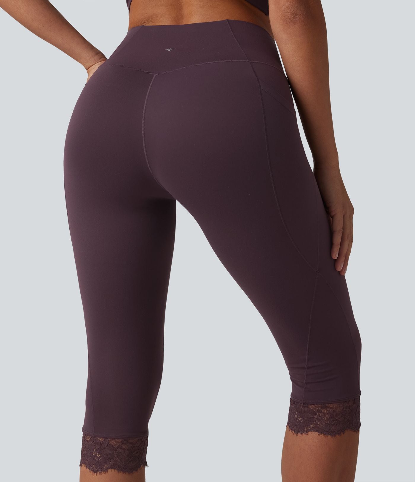 SoftlyZero™ Legging corsaire de yoga croisé taille haute avec dentelle contrastée et poches - UPF50+