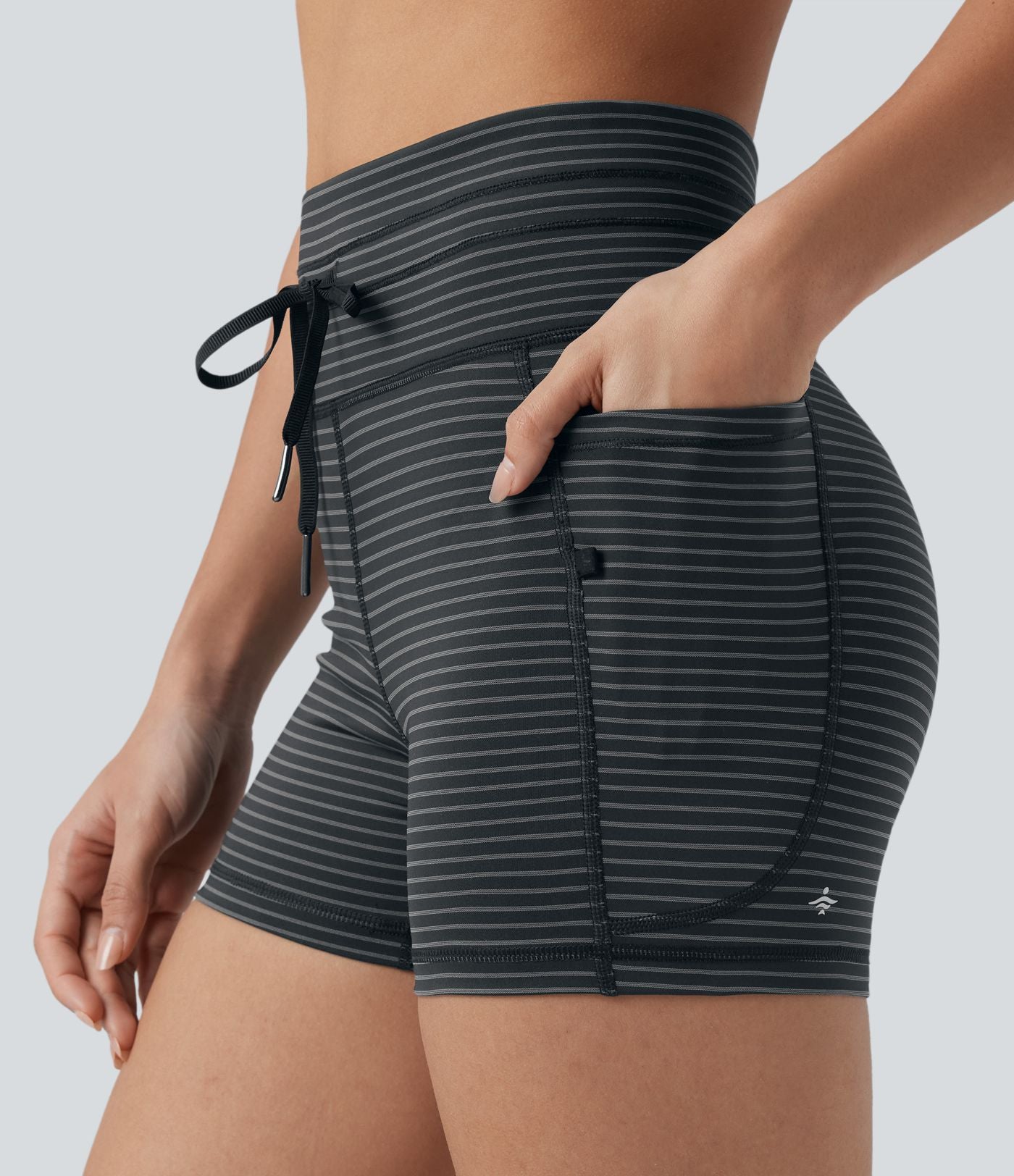 Short cycliste de yoga taille haute à rayures avec cordon de serrage 7,5 cm et poches