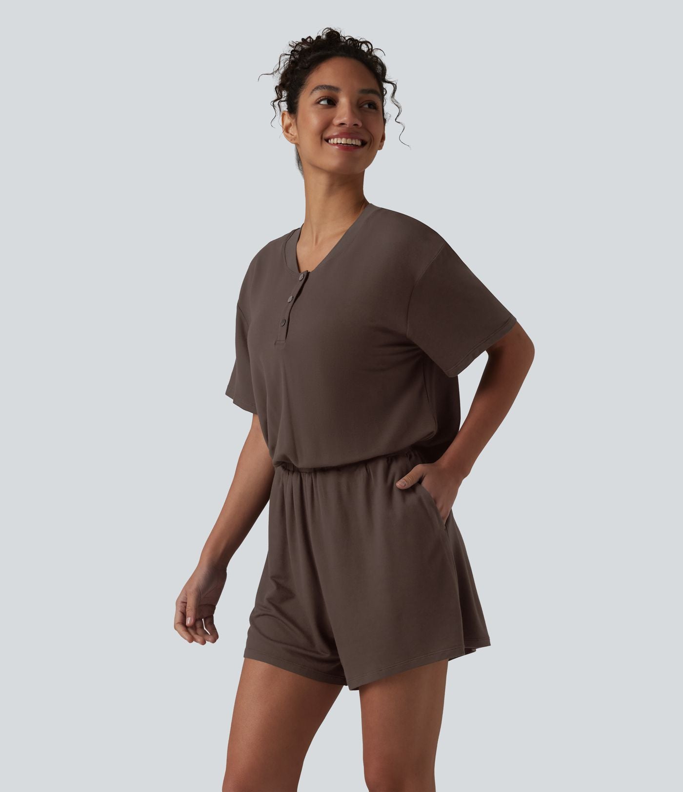Combinaison-short casual henley à manches courtes avec poches — Easy Peasy