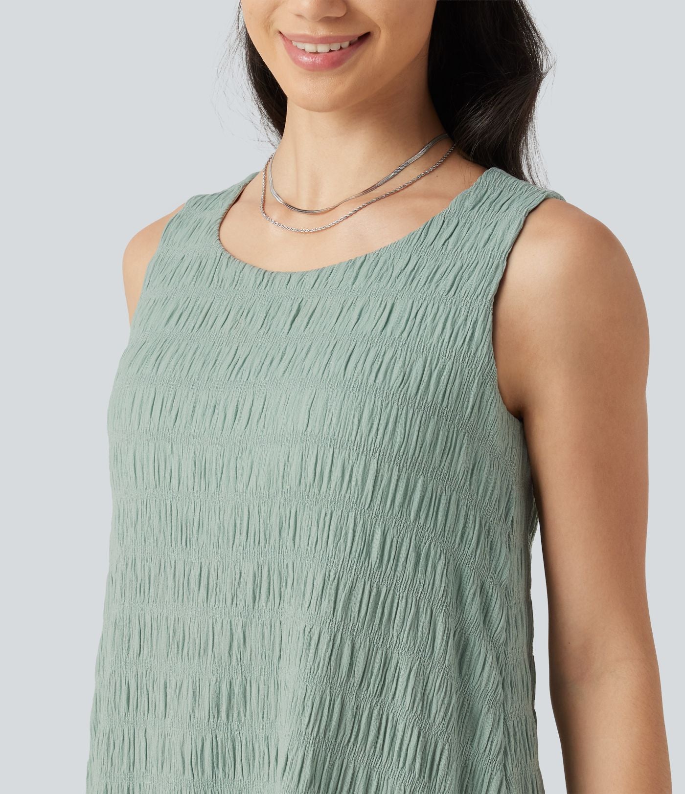 Robe mini sans manches à encolure arrondie avec ourlet à volants, coussinets amovibles et bonnets E à G