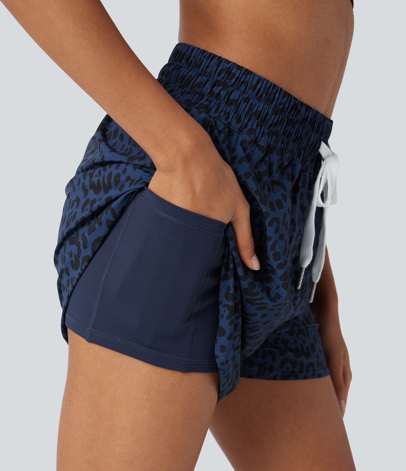 Short de jogging 2-en-1 taille haute avec cordon à imprimé léopard et ourlet incurvé avec poches