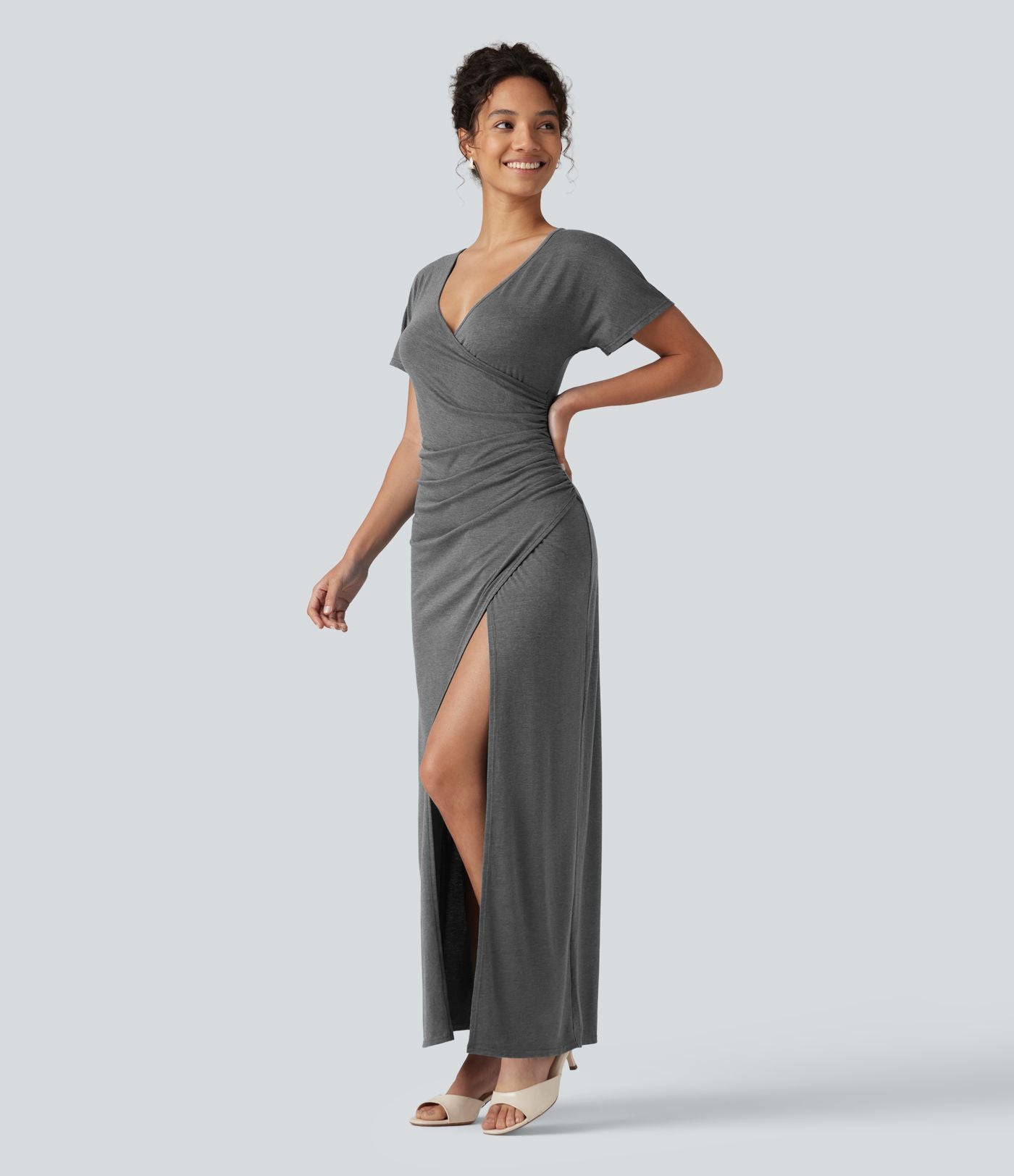 Robe longue moulante décontractée col V, manches chauve-souris, froncée avec fente
