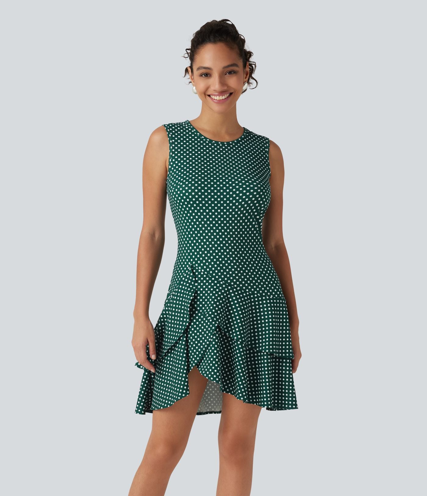 Robe mini casual à pois col rond sans manches ourlet à volants superposés