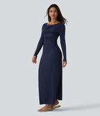 Robe longue en maille côtelée col bénitier manches longues avec dentelle contrastée