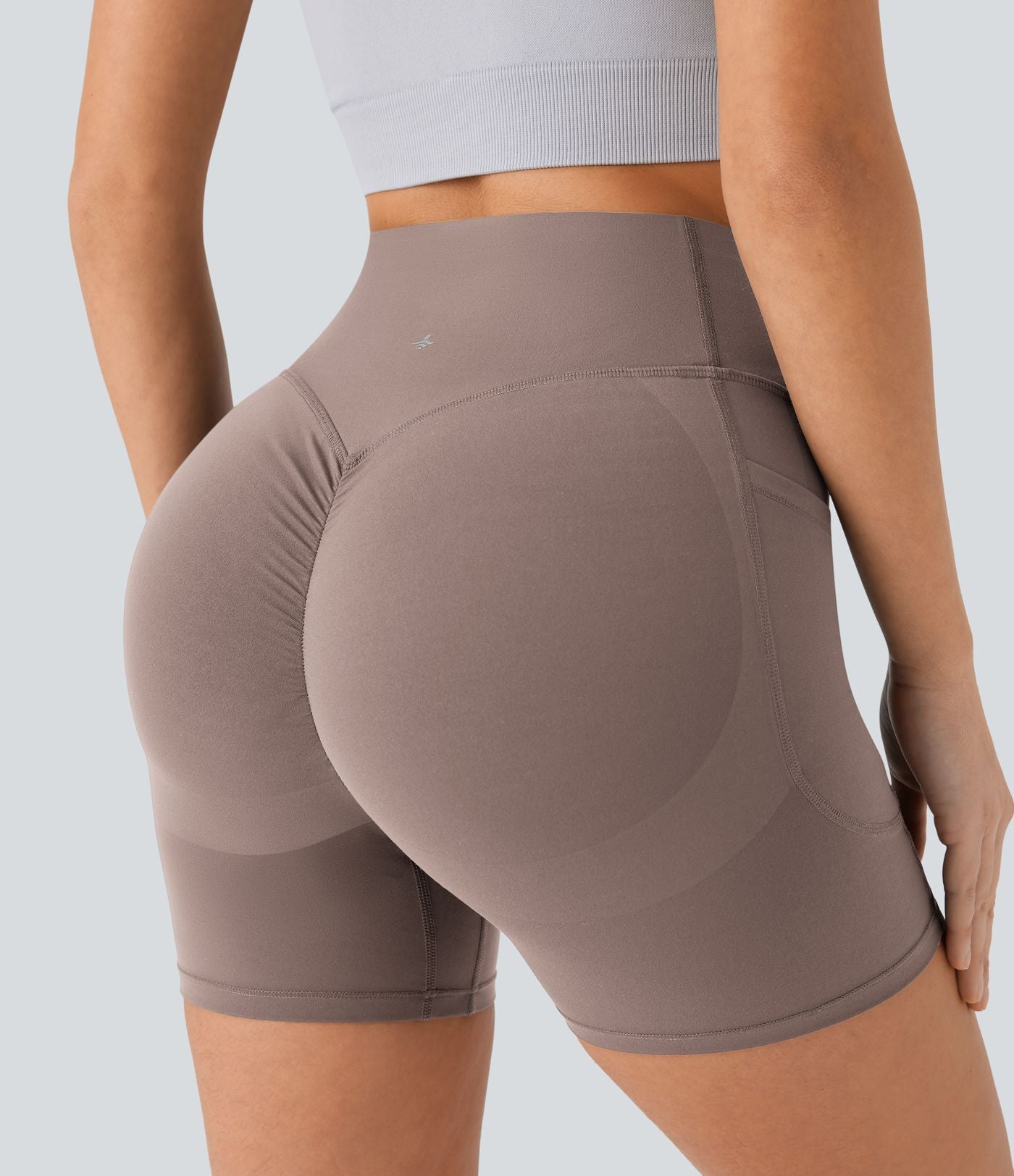 Short cycliste 12,5 cm d'entraînement gainant galbant taille haute avec effet scrunch et poches Halara UltraSculpt™