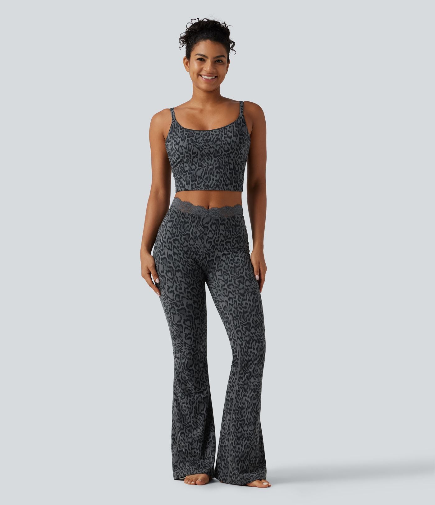 Legging yoga Halara UltraSculpt™ flare taille haute avec ceinture en V imprimé léopard, dentelle contrastée et poches