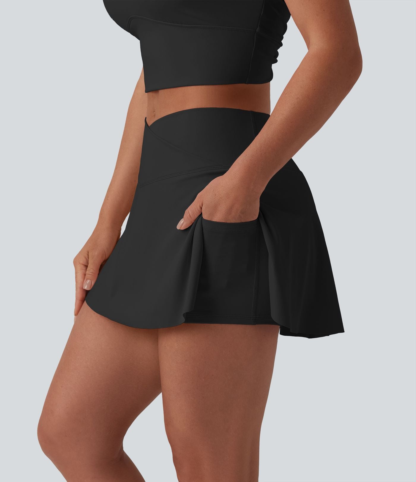 Jupe de tennis micro mini 2-en-1 SoftlyZero™ Airy taille haute croisée avec poche - UPF50+