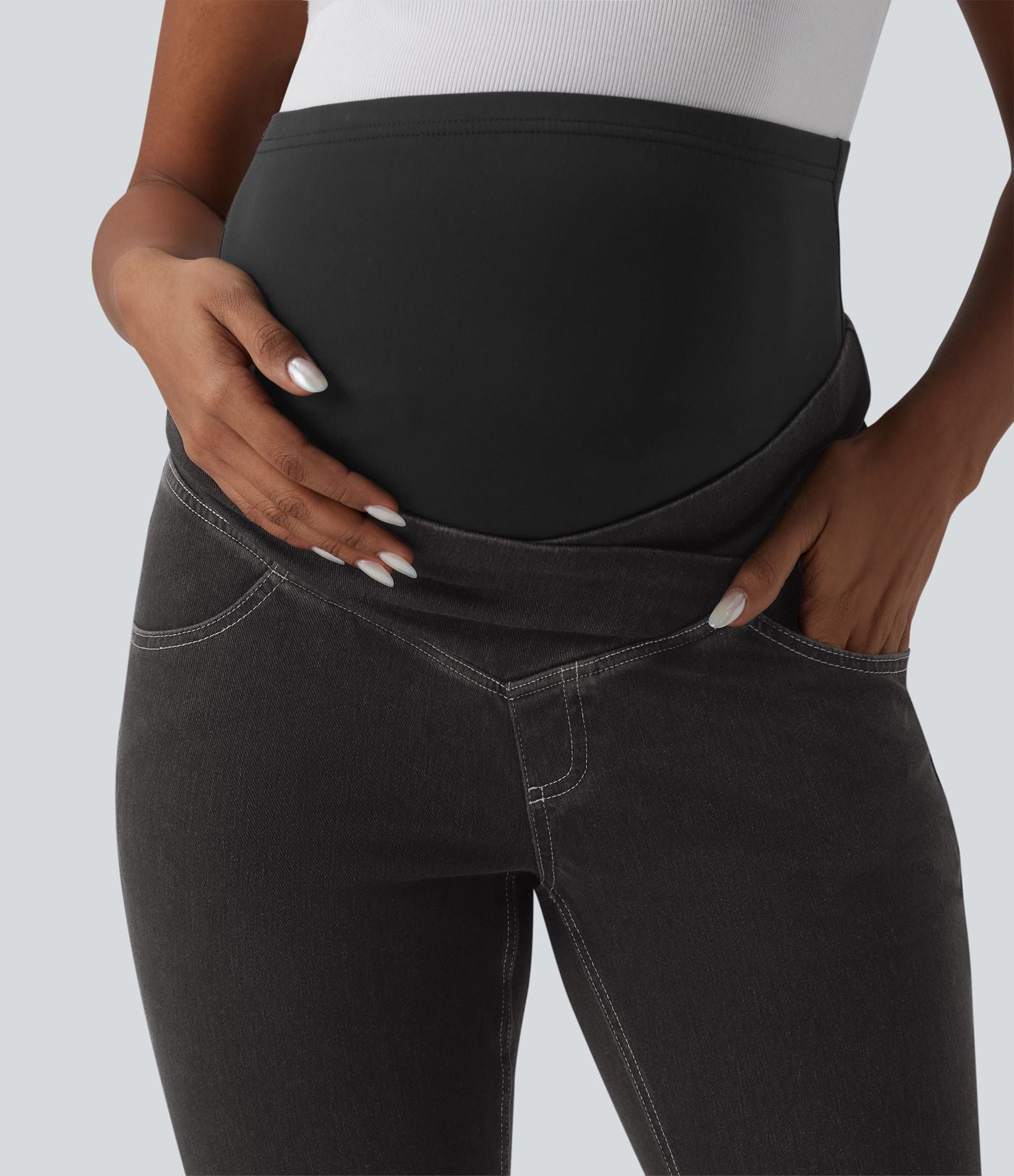 Halara Flex™ Jean évasé décontracté de maternité taille très haute croisé avec poches