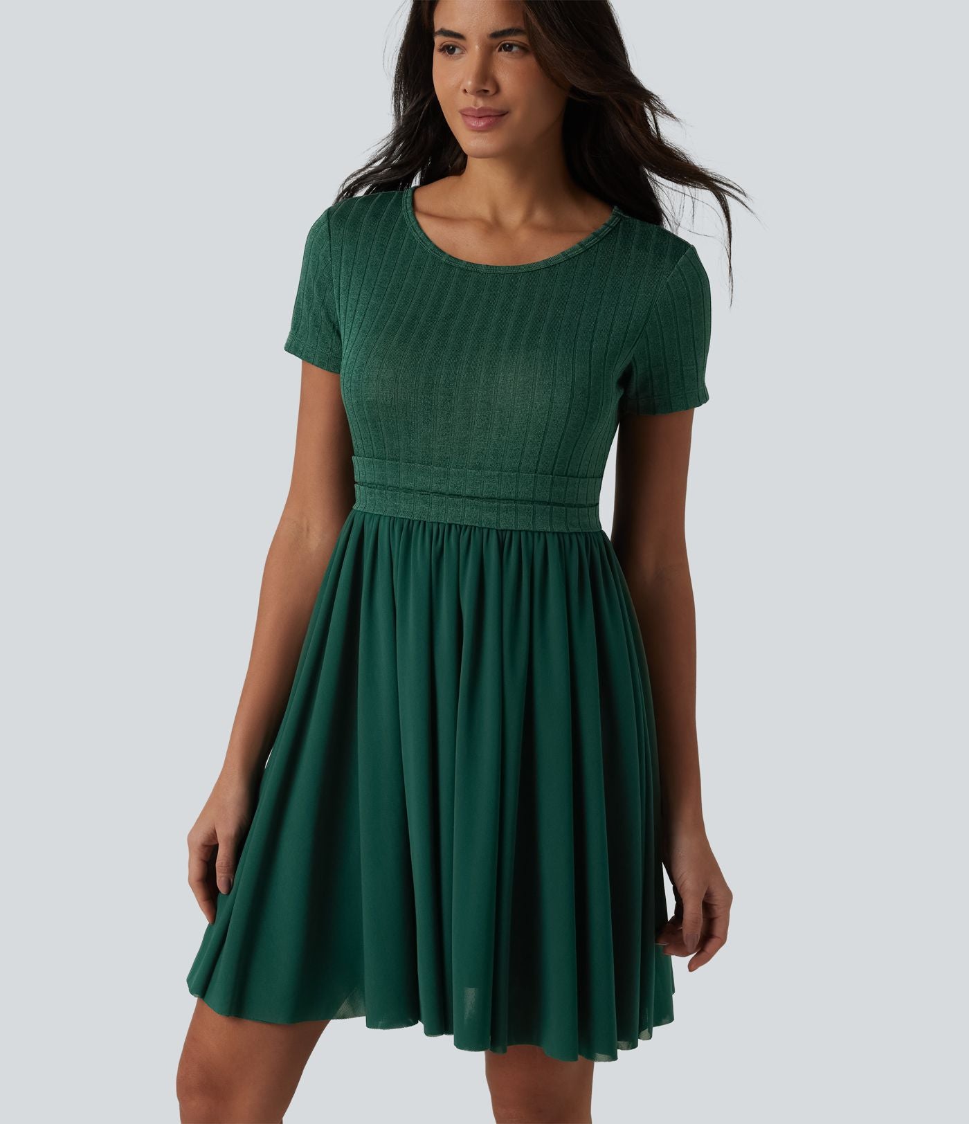 Robe casual mini fluide col rond à manches courtes avec mesh contrasté