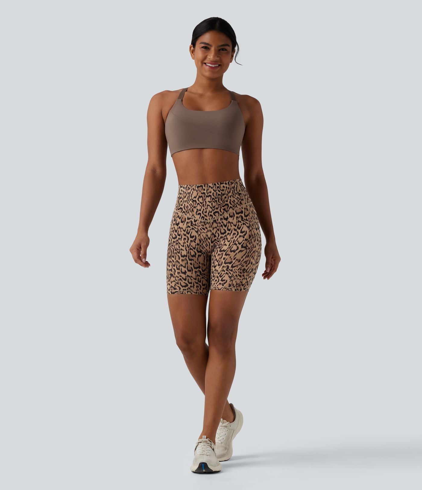 Short cycliste d'entraînement Halara UltraSculpt™ taille haute gainant imprimé léopard 17,5 cm avec poches