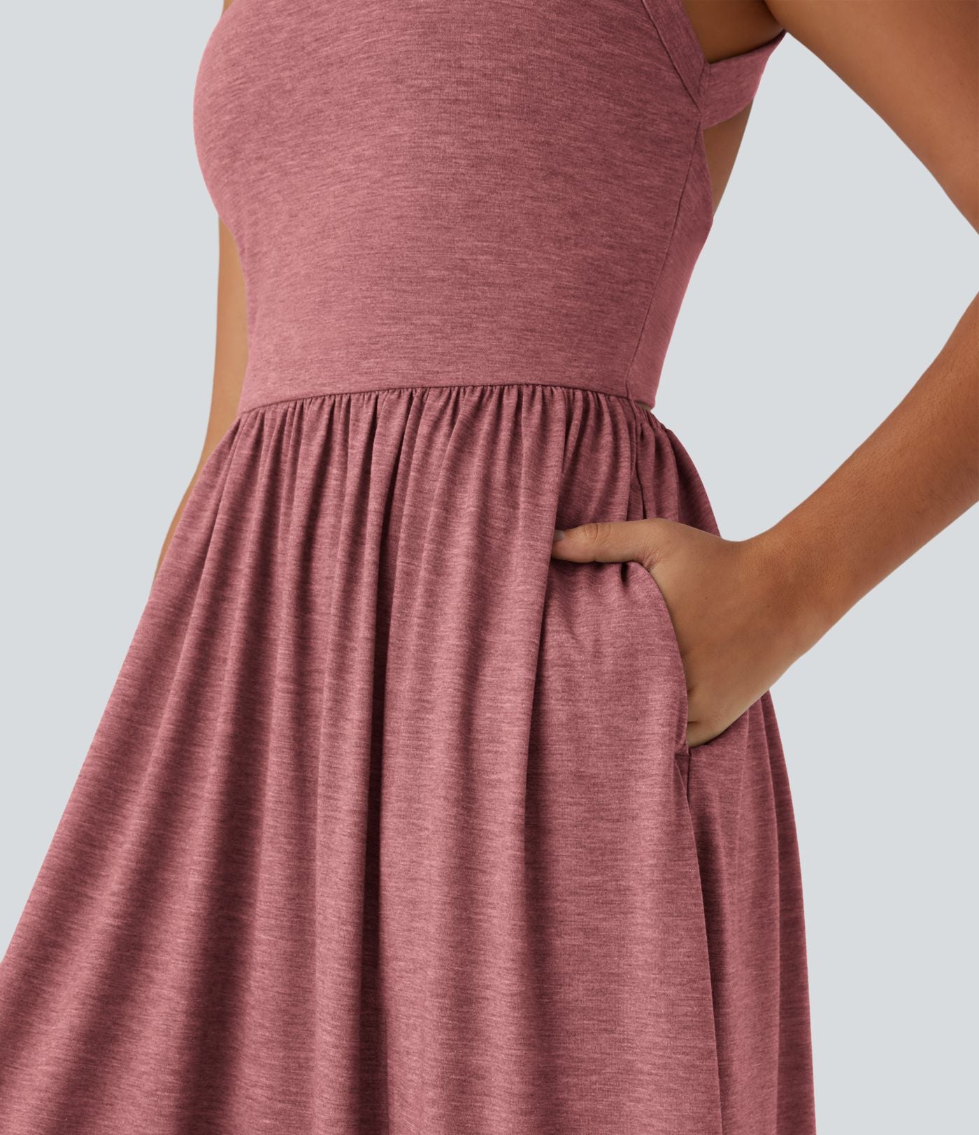 Robe longue fluide fendue avec poches latérales, dos nu et effet torsadé